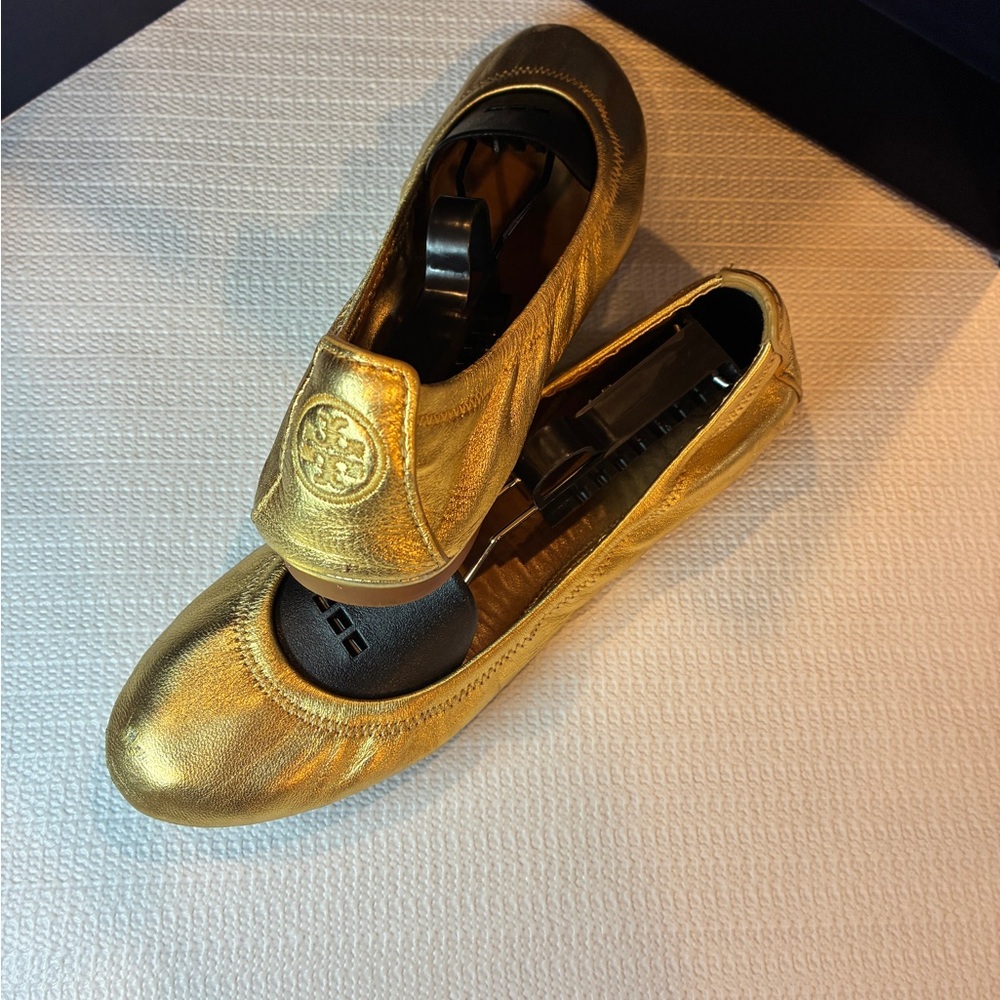 Tory Burch Gold Leather Ballet Flats Size 6 EUC